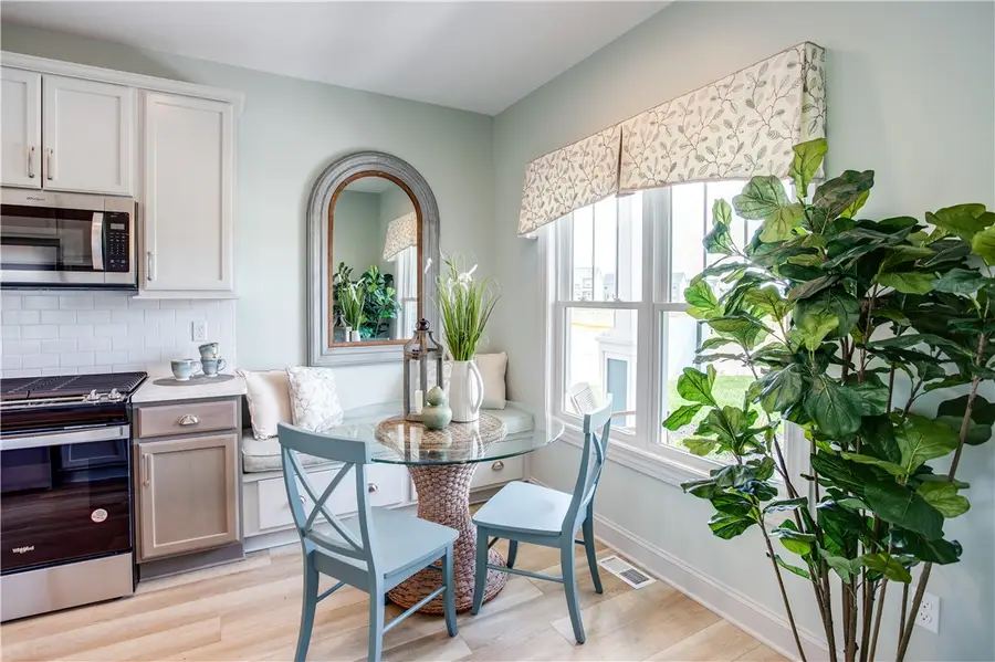 6137 Caleb Ct Court, Farmington, NY 14425 - Image #3