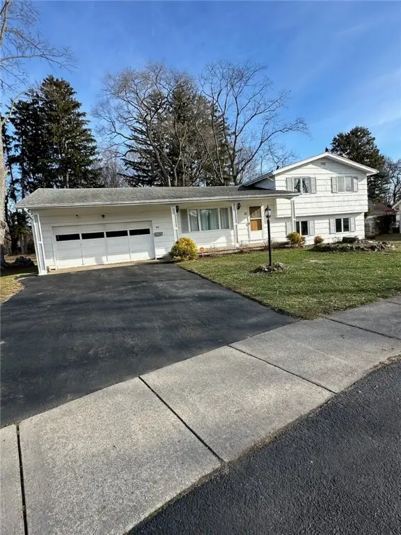 40 Flagstaff Drive, Rochester, NY 14622