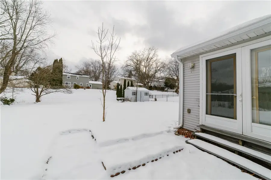 53 Squirrels Heath Road, Fairport, NY 14450 - Image #3