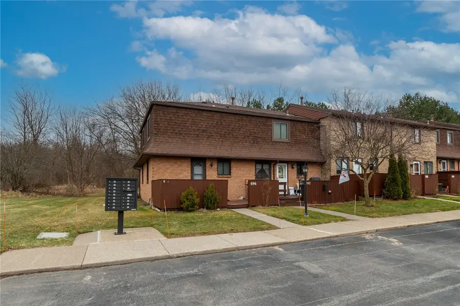 696 Surrey Hill, Rochester, NY 14623 - Image #3