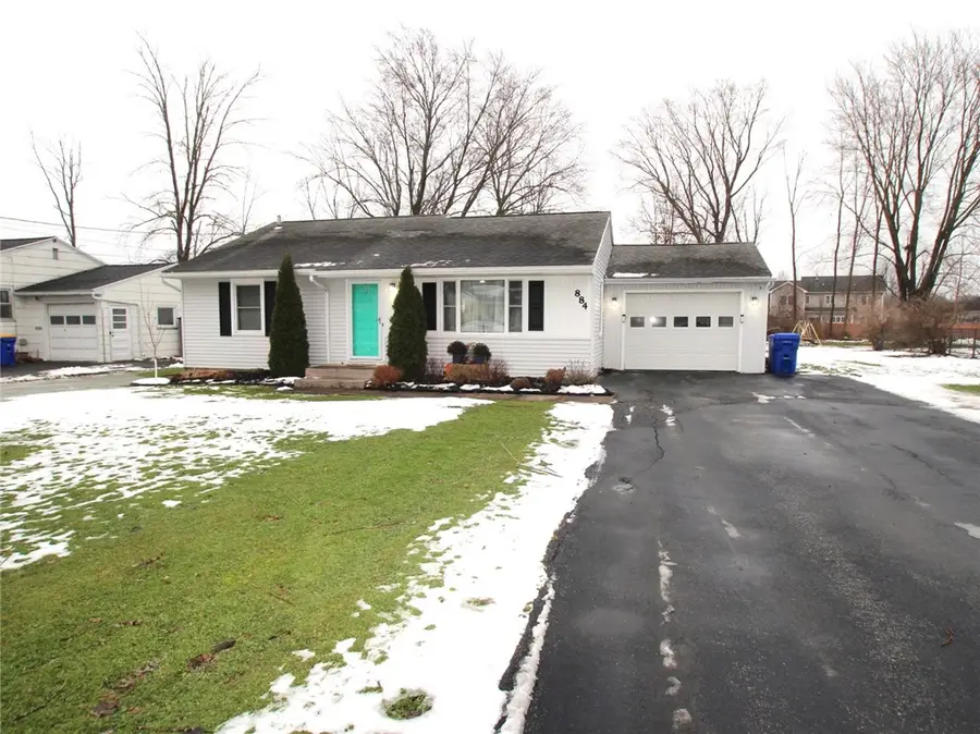 884 N Greece Road, Rochester, NY 14626 - Image #2