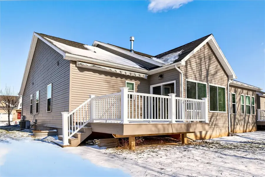 43 Spotts Cir, Churchville, NY 14428 - Image #2