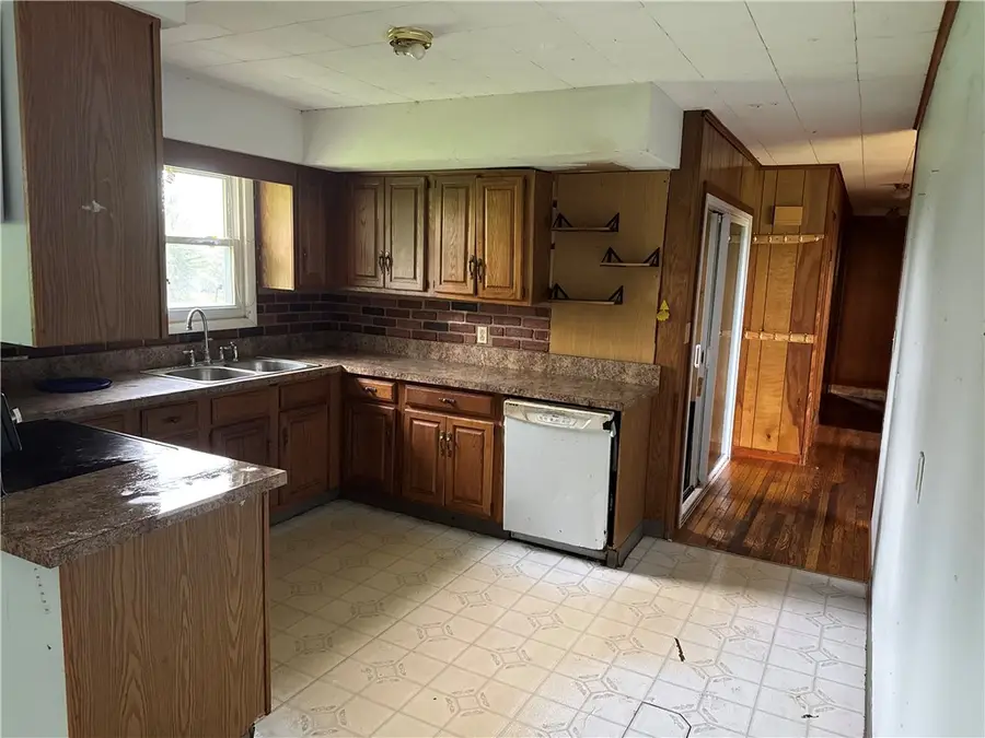 37 Hilltop Drive, Phoenix, NY 13135 - Image #3