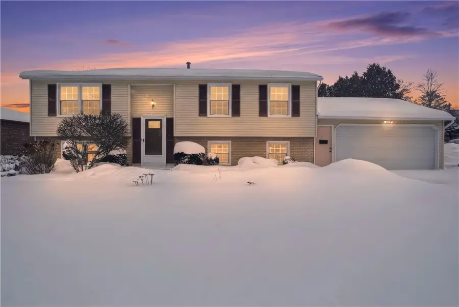 95 Spring Tree Lane, Rochester, NY 14612 - Image #2