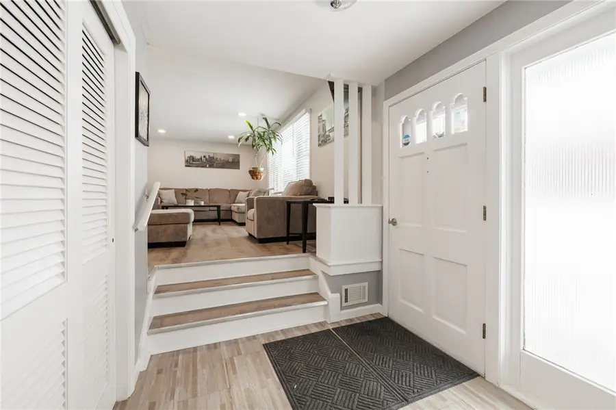 40 Crystal Springs Lane, Fairport, NY 14450 - Image #2