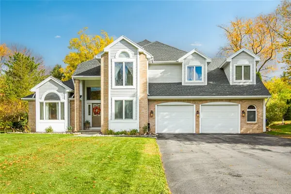 6 Woodfield Drive, Webster, NY 14580