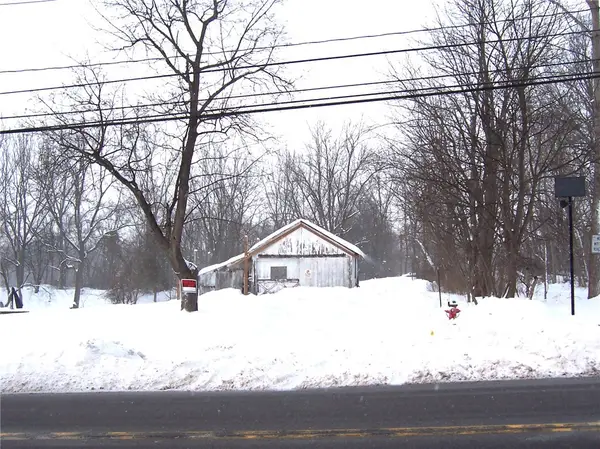 82 State Street, Holley, NY 14470