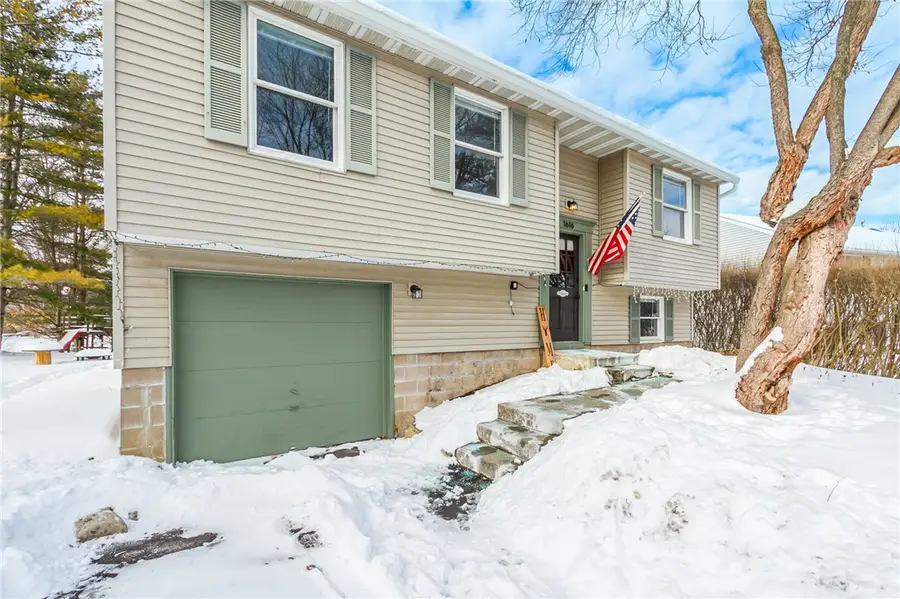 1616 Wheatstone Drive, Farmington, NY 14425 - Image #2