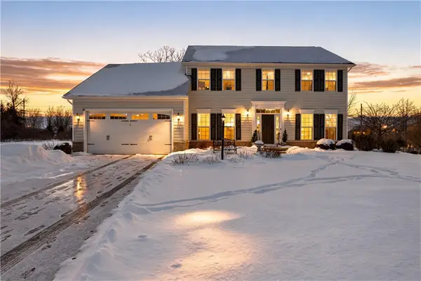 22 Whitley Court, Pittsford, NY 14534