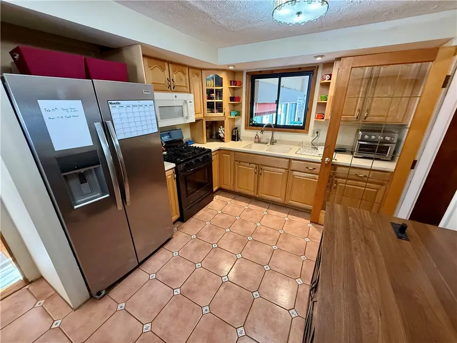 466 True Hickory Drive, Rochester, NY 14615 - Image #2