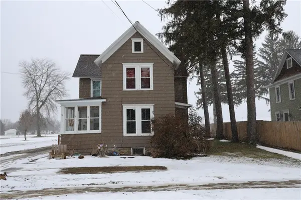 16 Park Avenue, Cochecton, NY 14826