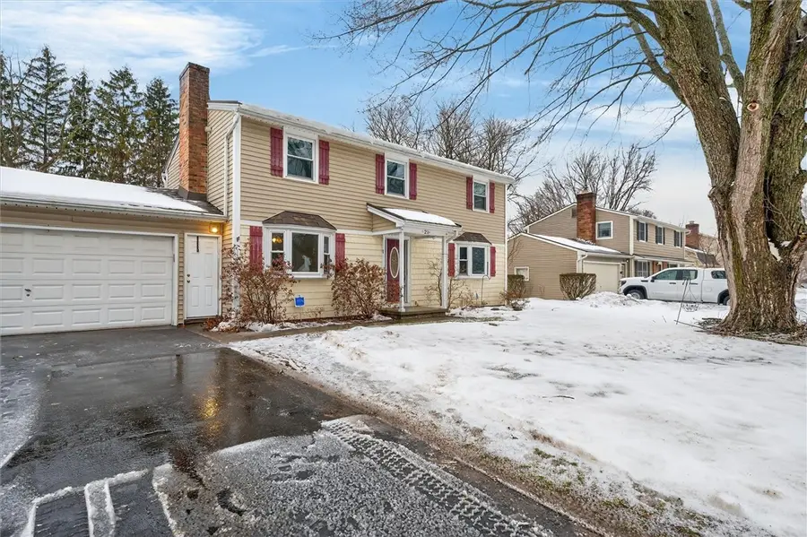 21 Squirrels Heath Road, Fairport, NY 14450 - #2