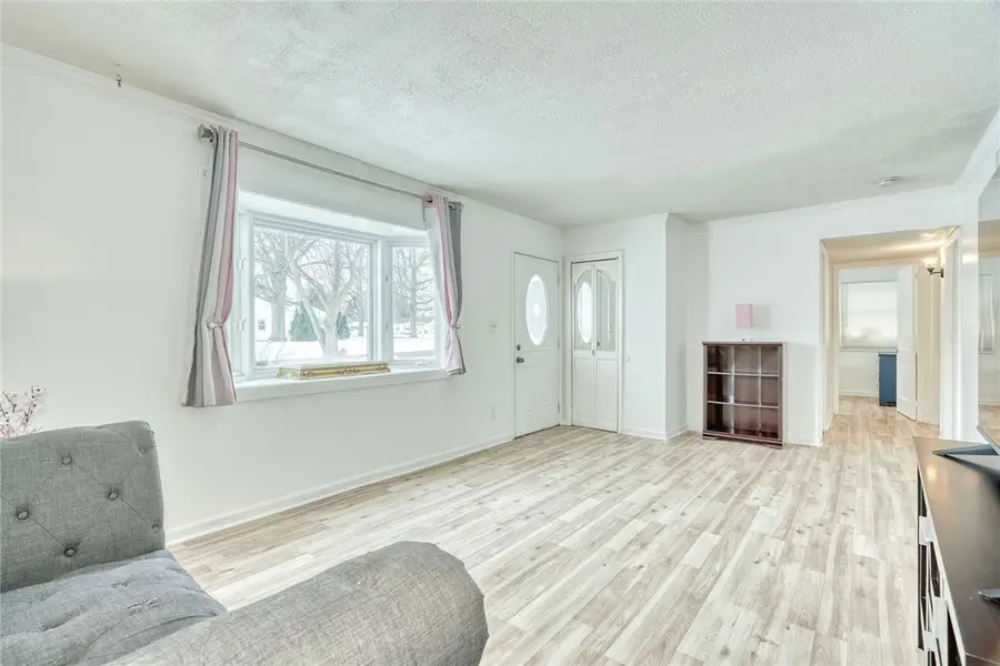 33 Pasadena Drive, Rochester, NY 14606 - #3