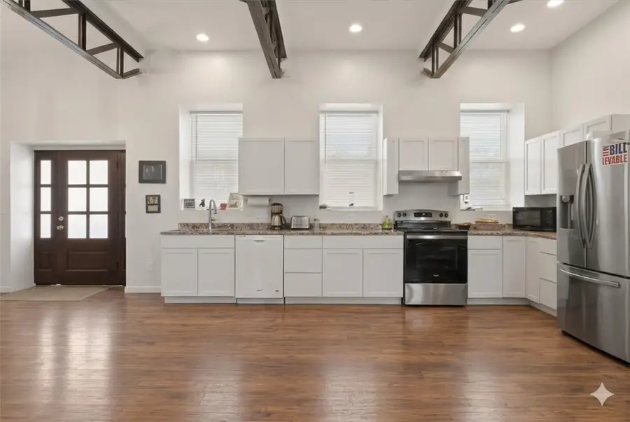 140 East Street, Honeoye Falls, NY 14472 - #3