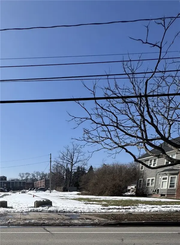 425 B Beach Avenue, Rochester, NY 14612