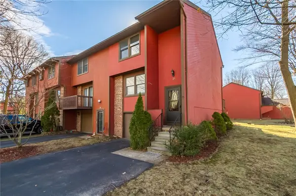 27 Garrison Drive, Fairport, NY 14450