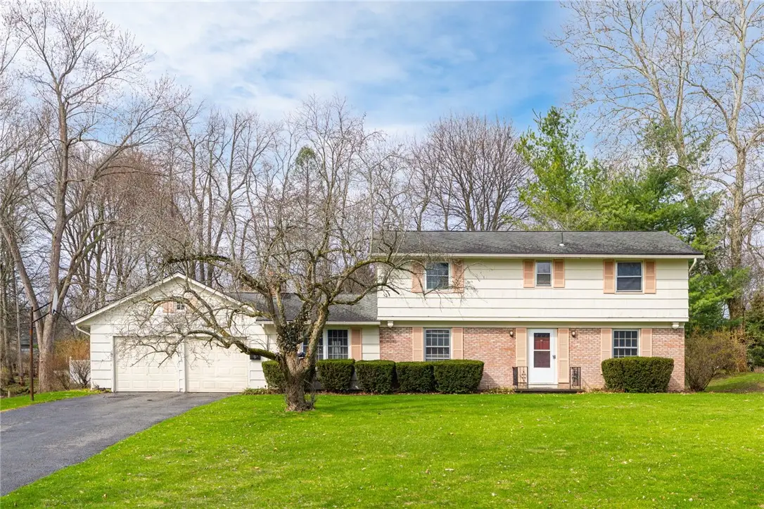 92 Hillary Lane, Penfield, NY 14526 - #1