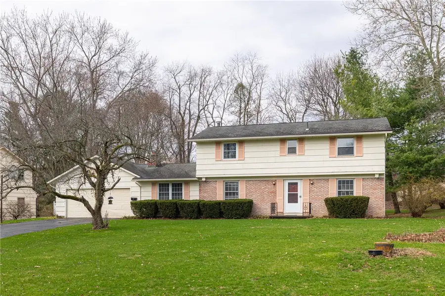 92 Hillary Lane, Penfield, NY 14526 - #3