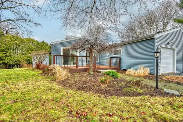 26 Hanningfield Cir Circle, Fairport, NY 14450