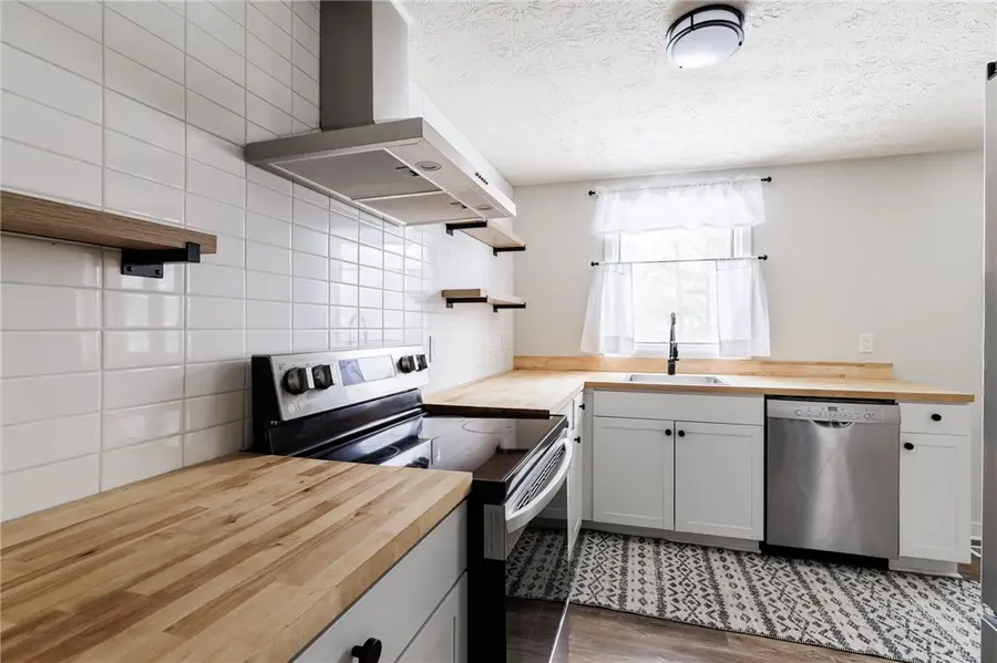 45 Huntington Pkwy Parkway, Hamlin, NY 14464 - #2