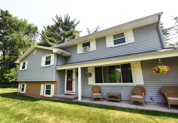 9 Little Spring Run, Rochester, NY 14450