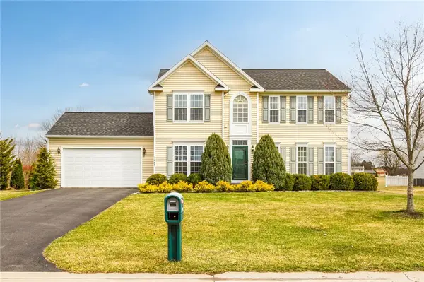 1447 Emma Lane, Farmington, NY 14425