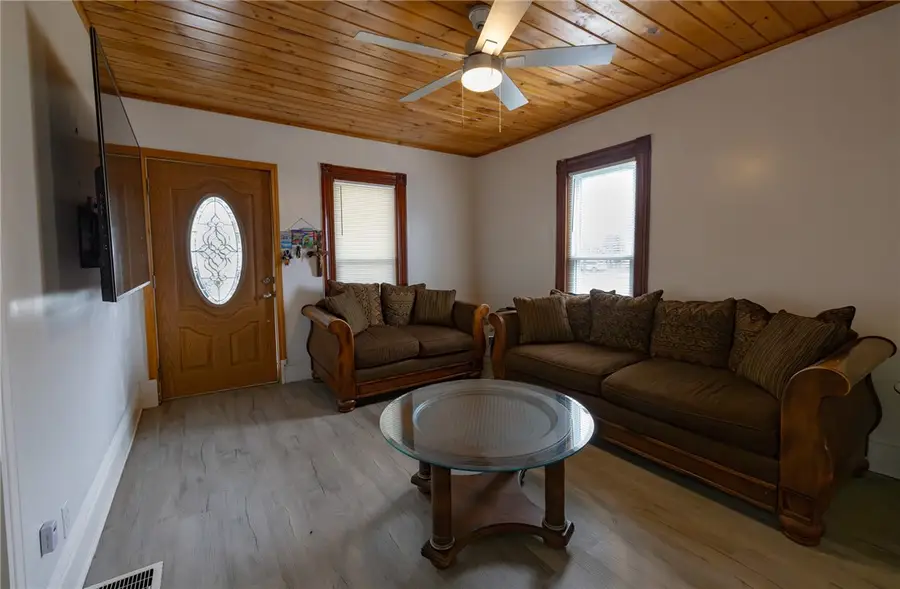 584 East Avenue, Medina, NY 14103 - #3