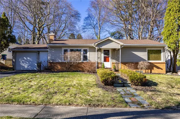 88 Longcroft Road, Rochester, NY 14609