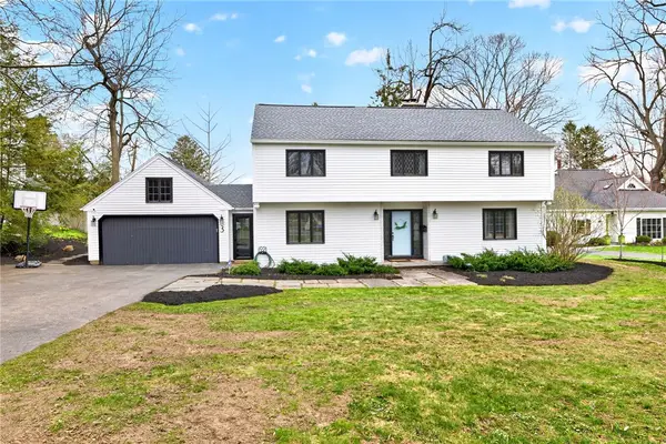 3 Stonegate Lane, Pittsford, NY 14534