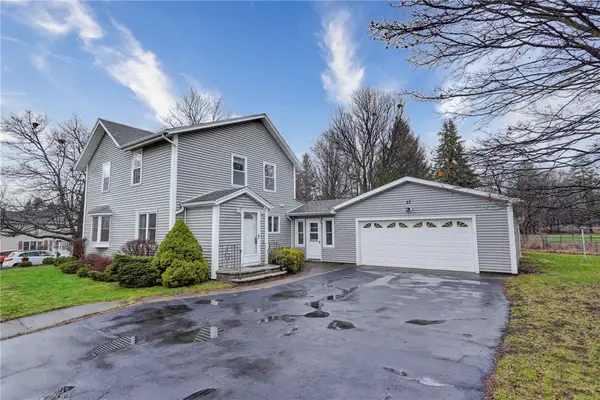 27 Richmond Avenue, Bergen, NY 14416