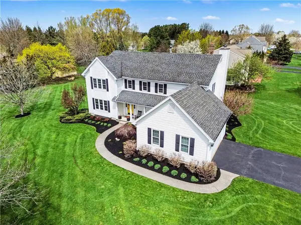 8 Wayshire Drive, Penfield, NY 14526