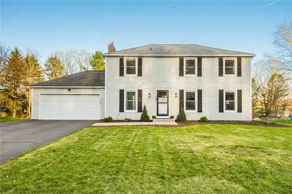 16 Bent Oak, Fairport, NY 14450