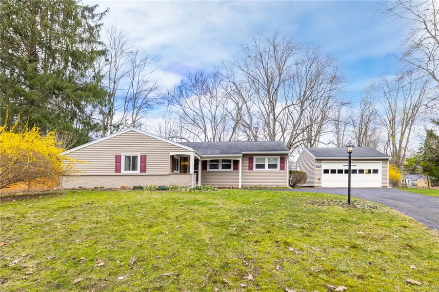 69 Harvest Road, Fairport, NY 14450 - #2