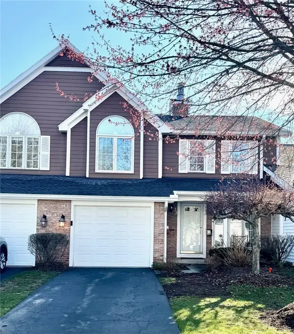 32 Wind Loft Circle, Fairport, NY 14450