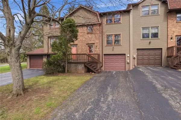 4 Chesterton Court, Fairport, NY 14450