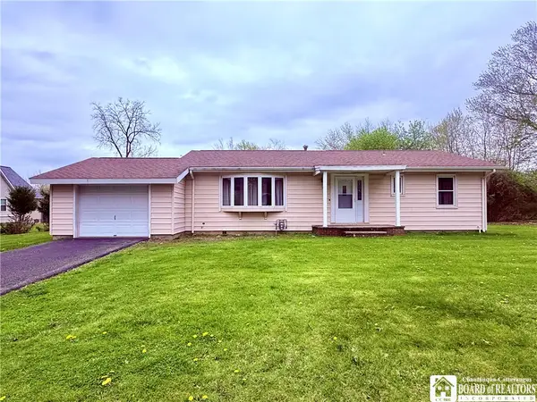 123 Clinton Avenue, Fredonia, NY 14063