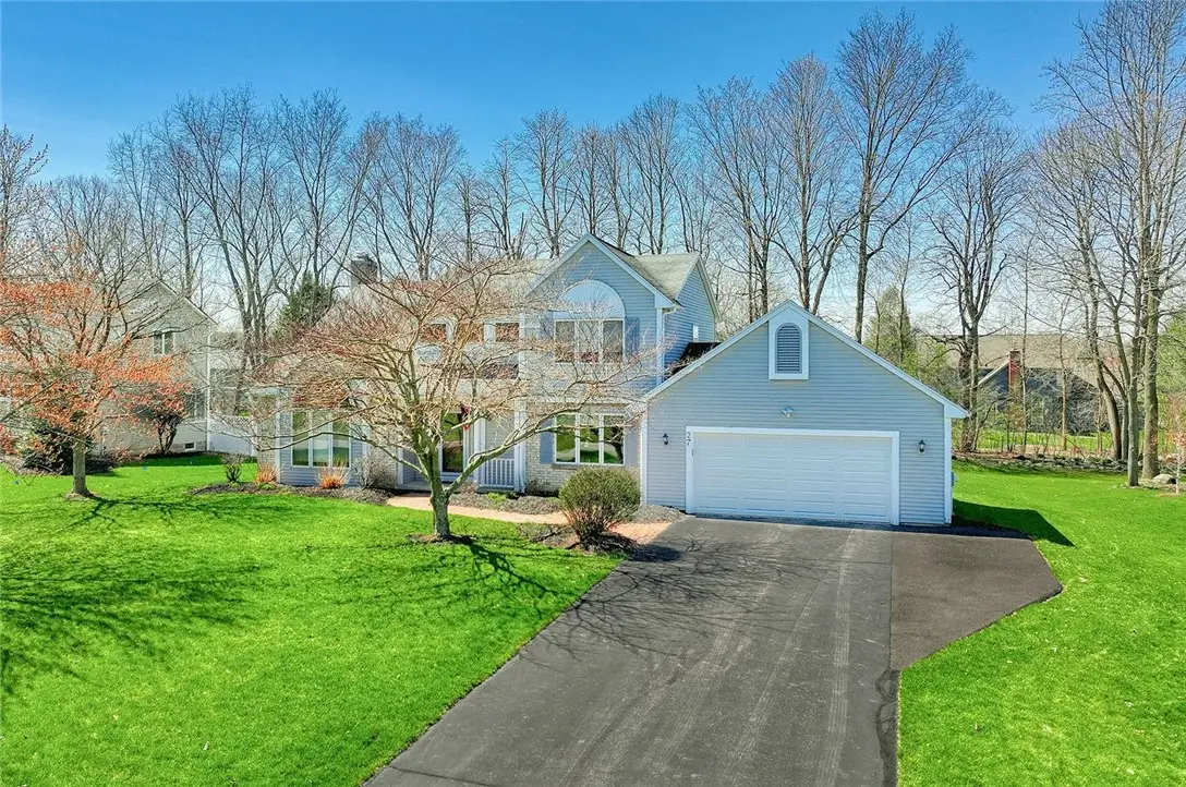 27 Edenfield Road, Penfield, NY 14526 - #1