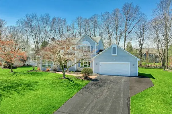 27 Edenfield Road, Penfield, NY 14526