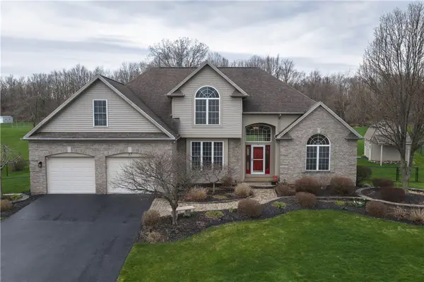 57 Winding Country Lane, Spencerport, NY 14559