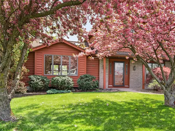 51 Clearwater Circle, Rochester, NY 14612