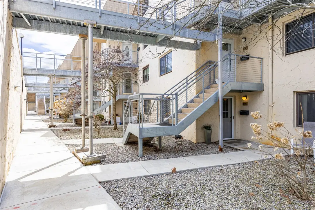 118 Bay Village Drive, Rochester, NY 14609 - #1