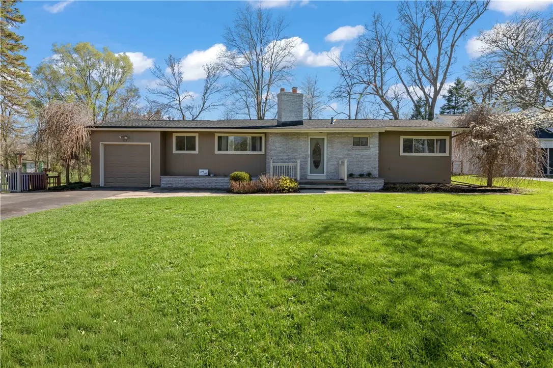 113 Creek Meadow Lane, Rochester, NY 14626 - #1