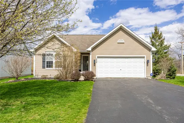 929 Surrey Hill Way, Rochester, NY 14623