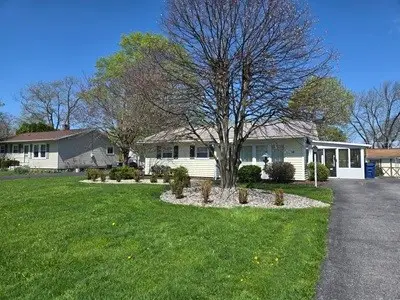 16 Christy Parkway, Honeoye Falls, NY 14472