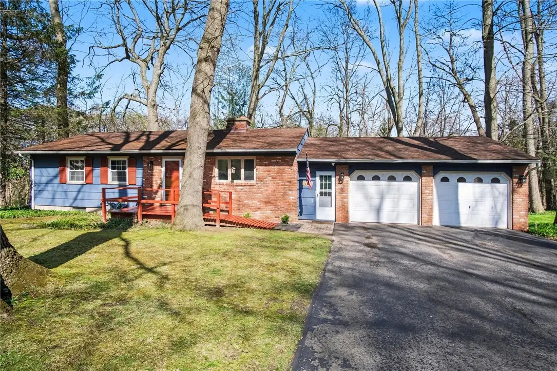 39 Hunters Run, Pittsford, NY 14534 - #1