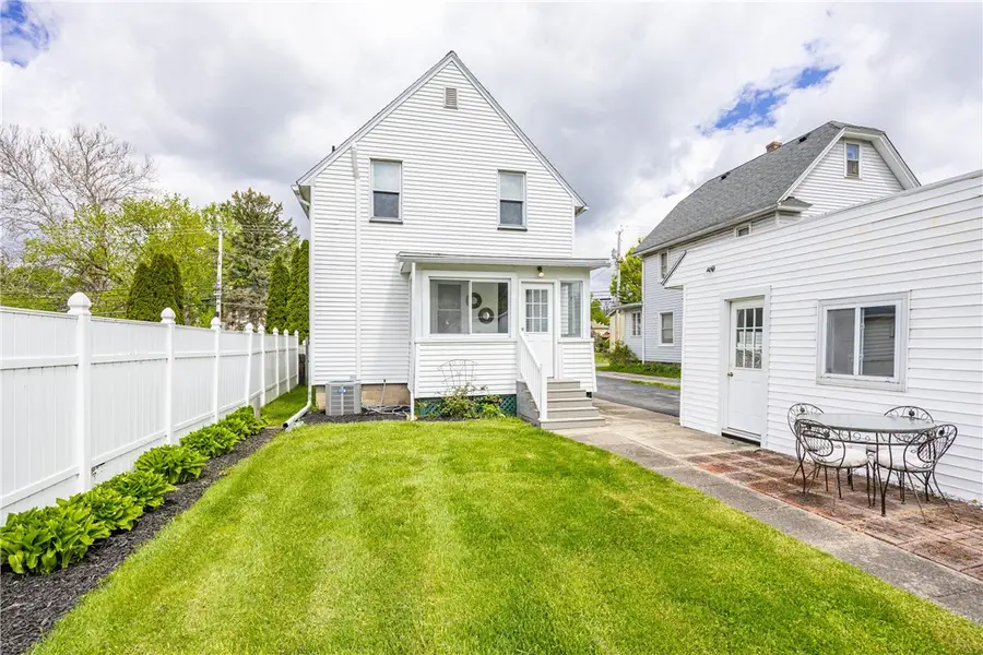 210 E Linden Avenue, East Rochester, NY 14445 - #3
