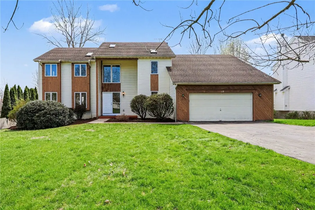 19 Royal Birkdale Court, Penfield, NY 14526 - #1