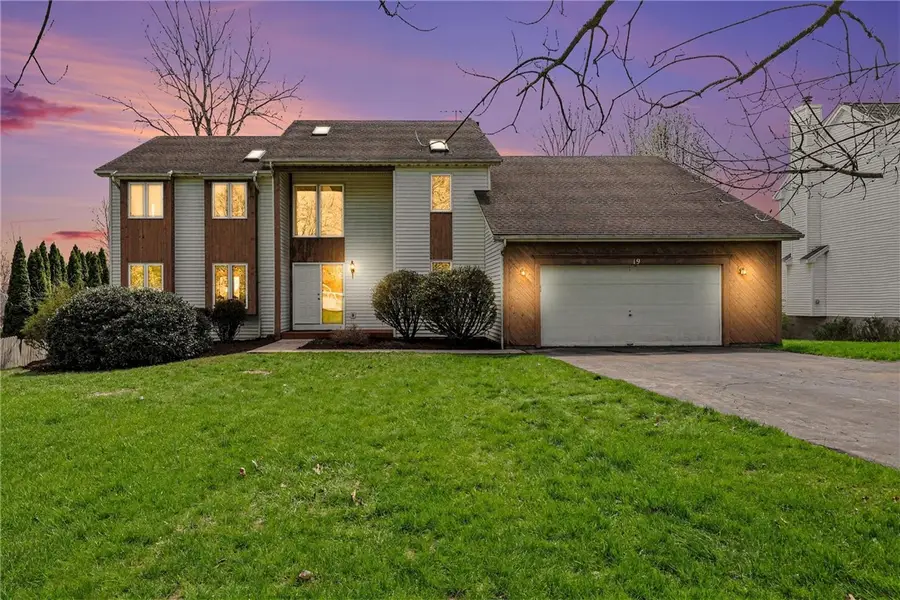 19 Royal Birkdale Court, Penfield, NY 14526 - #2