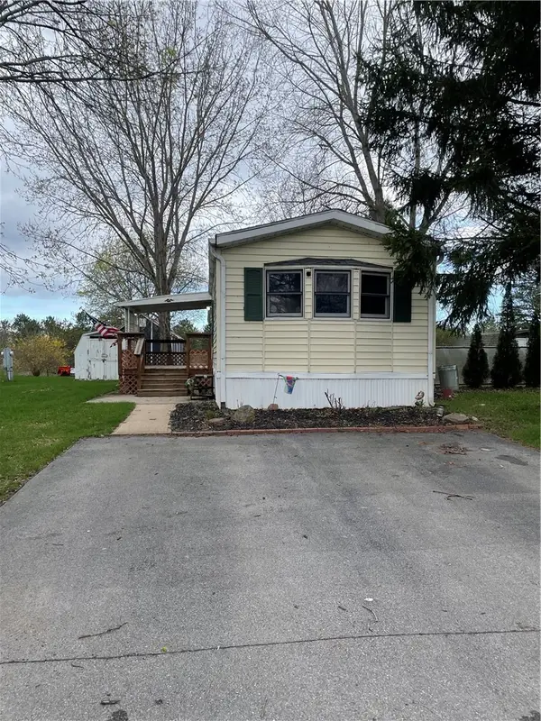 213 Sunset Drive, Holley, NY 14470