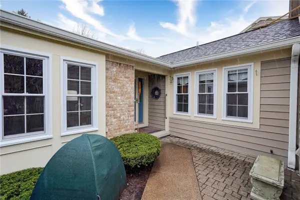 89 Creek Ridge, Pittsford, NY 14534